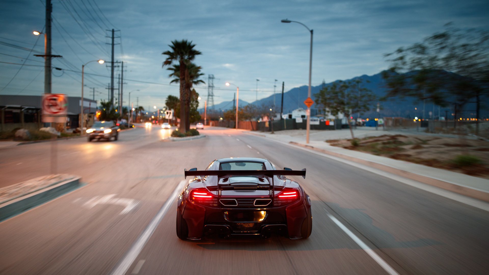 FB体育在线直播平台-转会窗快讯：各大豪门争夺顶级前锋，2021豪门转会